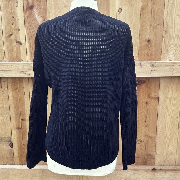Lululemon Easy Embrace Long Sleeve Black Sweater Hi Low Curved Hem Size 10 / M-L - Picture 3 of 7